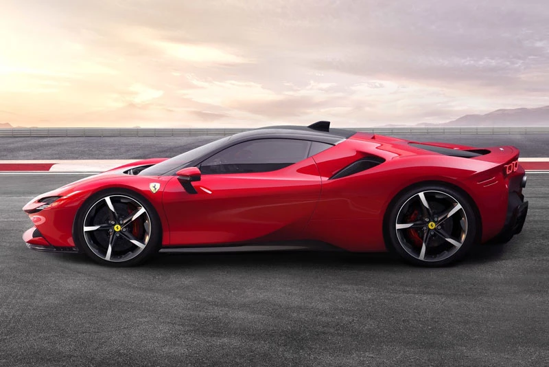 =3. Ferrari SF90 Stradale (vận tốc tối đa: 340 km/h).