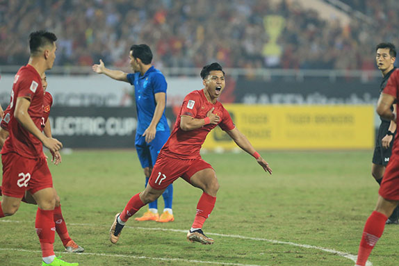 Văn Thanh thắp sáng hy vọng cho Việt Nam ở lượt về trên đất Thái