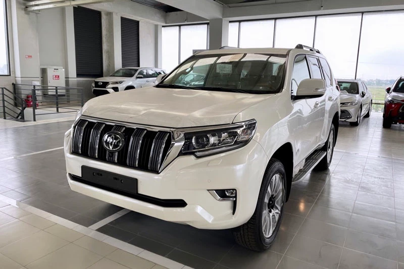 5. Toyota Land Cruiser Prado (doanh số: 331 chiếc).