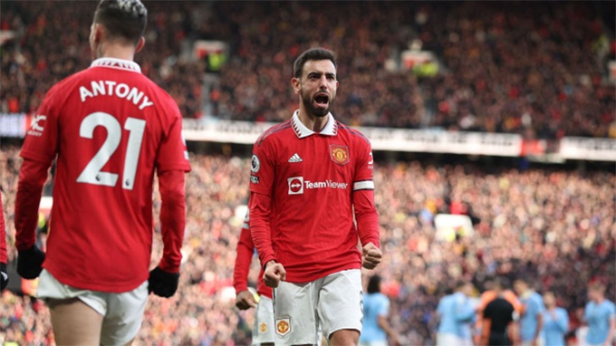 Bruno Fernandes và Rashford tỏa sáng, M.U lội ngược dòng kịch tính trước Man City