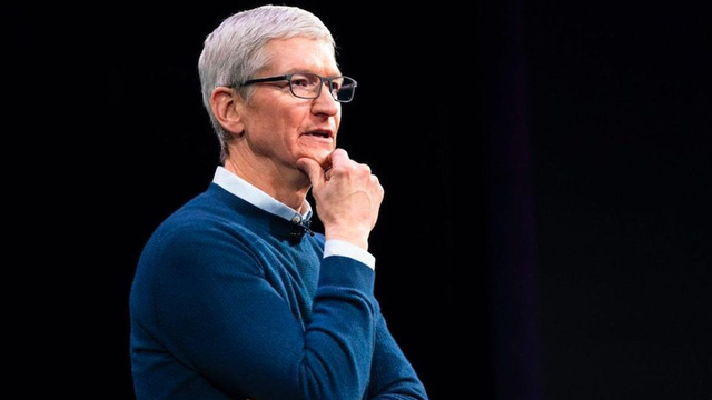 CEO Tim Cook bị giảm lương thưởng