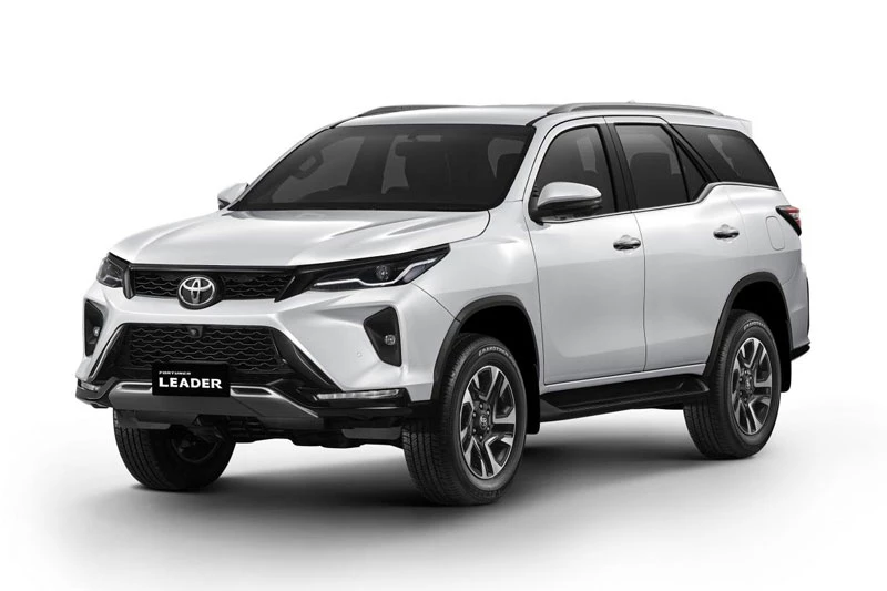 7. Toyota Fortuner (doanh số: 26.869 chiếc).