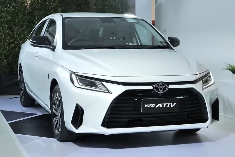 8. Toyota Yaris Ativ (doanh số: 26.394 chiếc).