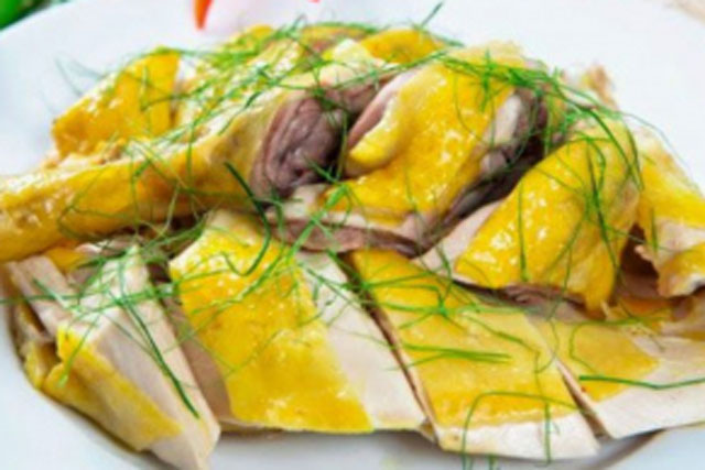 Cách thông tắc cống bằng muối và nước sôi