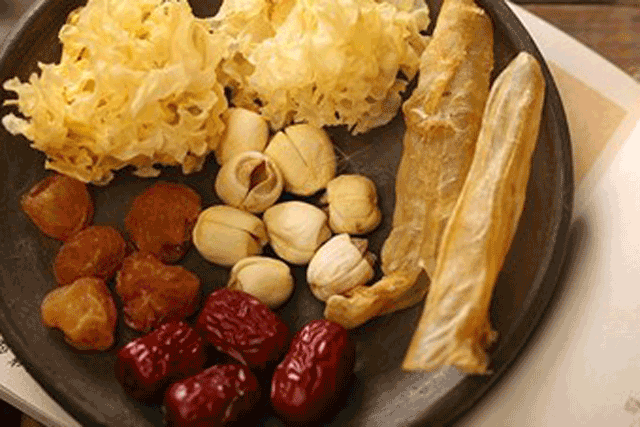 Món ăn bài thuốc từ bóng cá bổ thận ích tinh, trị đau lưng