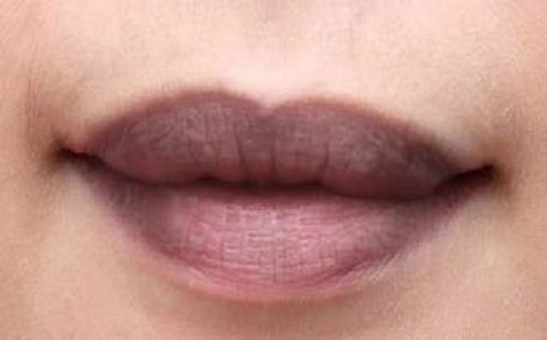 6 công thức đơn giản nhất giúp môi hồng không cần son