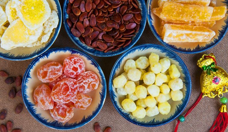 Nguy hại với sức khỏe khi ăn nhiều bánh kẹo ngày Tết