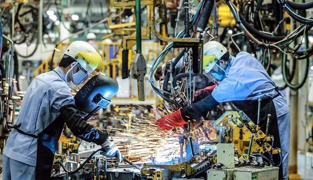 Kinh tế Việt Nam cẩn trọng với rủi ro bên ngoài