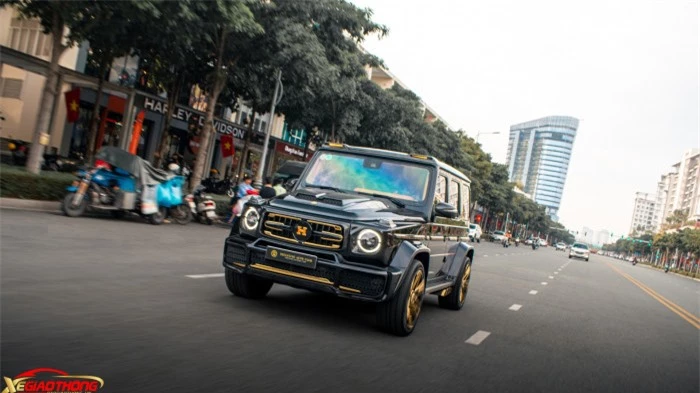 chi tiết chiếc mercedes-amg g63 mạ vàng độc nhất việt nam