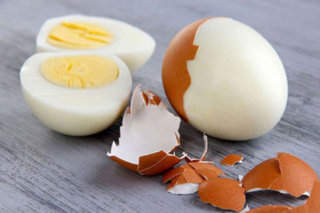 Luộc trứng đừng thả thẳng vào nồi: Làm theo bước này trứng thơm ngon dễ bóc vỏ