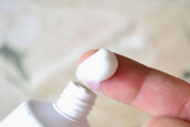 Thử thai bằng kem đánh răng bằng cách nào, có chính xác không?