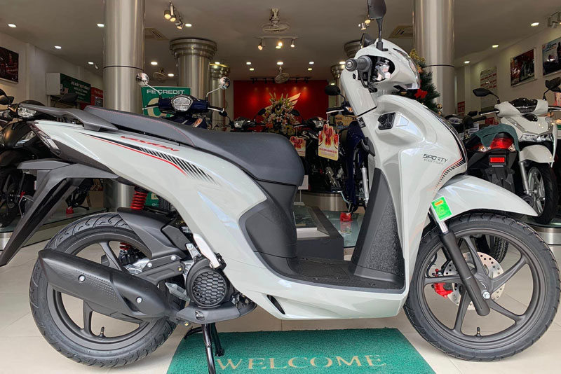 Giá xe máy đồng loạt giảm sâu cận Tết: Honda Vision, Winner X cùng bán dưới giá đề xuất, có mẫu rẻ hơn 50 triệu đồng