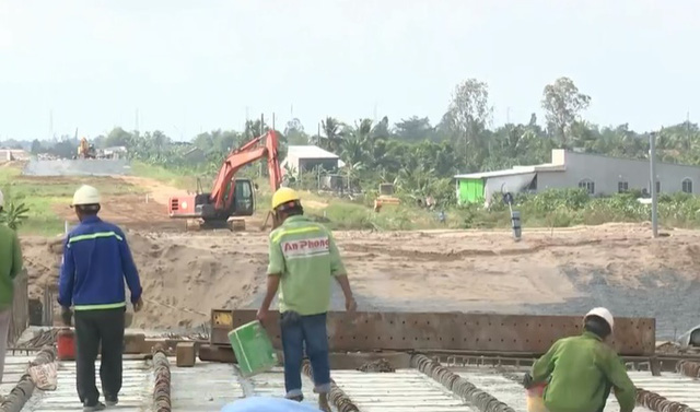 Nhiều dự án giao thông thi công xuyên Tết