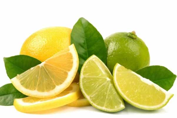 Lau tủ lạnh dùng nước lã là sai: Hòa thứ này vào tủ hết sạch mùi hôi, sạch tinh như mới