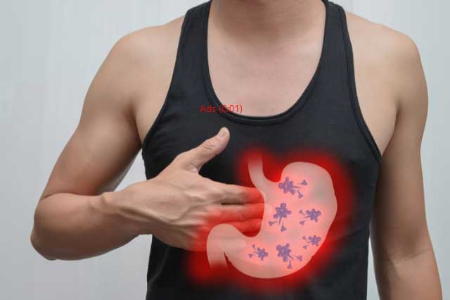 Ng&#x1B0;&#x1EDD;i b&#x1ECB; K d&#x1EA1; d&#xE0;y c&#xF3; 4 tri&#x1EC7;u ch&#x1EE9;ng xu&#x1EA5;t hi&#x1EC7;n sau b&#x1EEF;a &#x103;n, s&#x1ED1; 4 c&#x1EA3;nh b&#xE1;o b&#x1EC7;nh &#x111;&#xE3; chuy&#x1EC3;n n&#x1EB7;ng