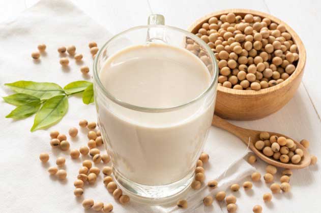 Sữa đậu nành ngon bổ nhưng có 5 nhóm người không nên dùng kẻo rước thêm bệnh