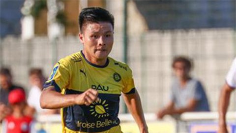 Quang Hải trở lại Pau FC, không đón Tết cùng gia đình