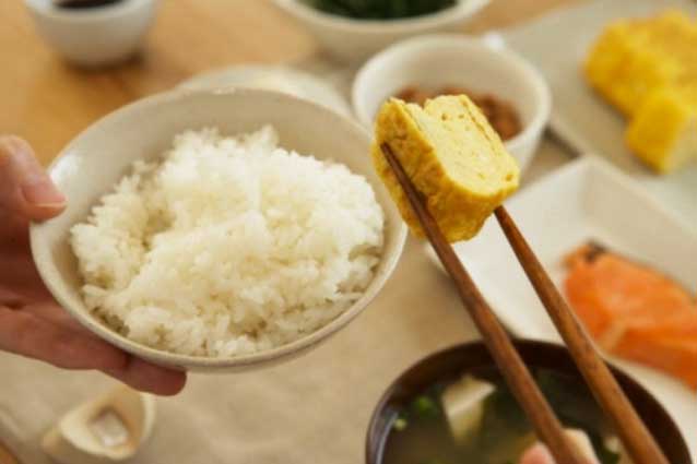 5 sai lầm 'chết người' khi ăn cơm, rất nhiều người Việt mắc phải, đặc biệt là cái số 3