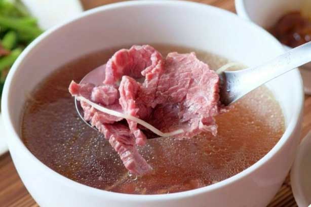 Khử mùi hôi thịt bò đừng chỉ chần qua nước sôi, làm thêm bước này thịt tươi mềm nấu kiểu gì cũng thơm ngon