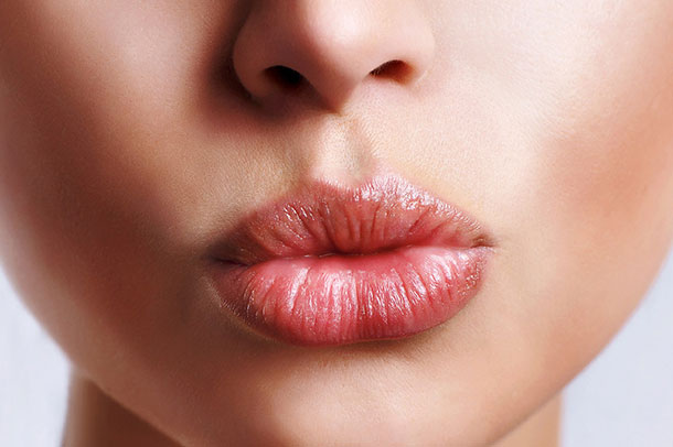 Nguyên liệu dưỡng môi khô hiệu quả trong mùa đông