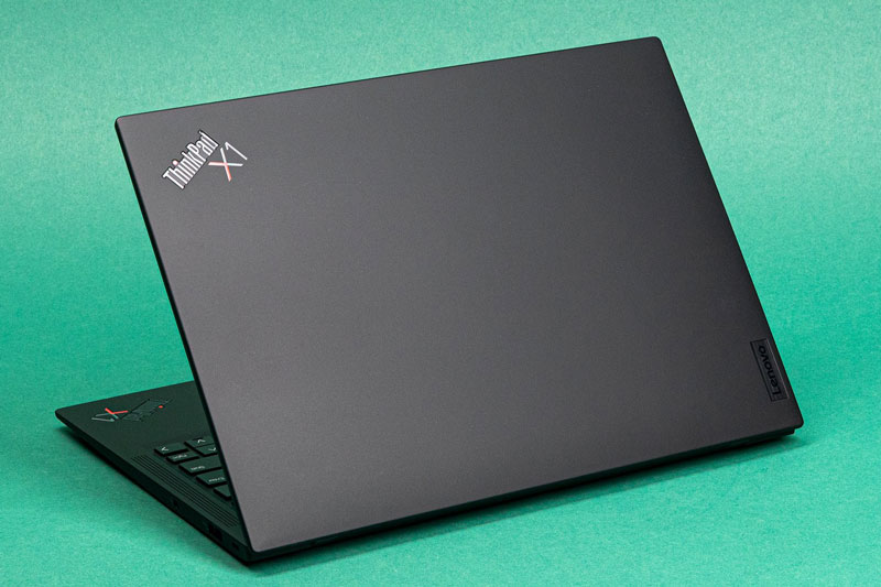 Top 10 laptop doanh nhân tốt nhất năm 2023: Lenovo ThinkPad X1 Carbon Gen 9 đầu bảng