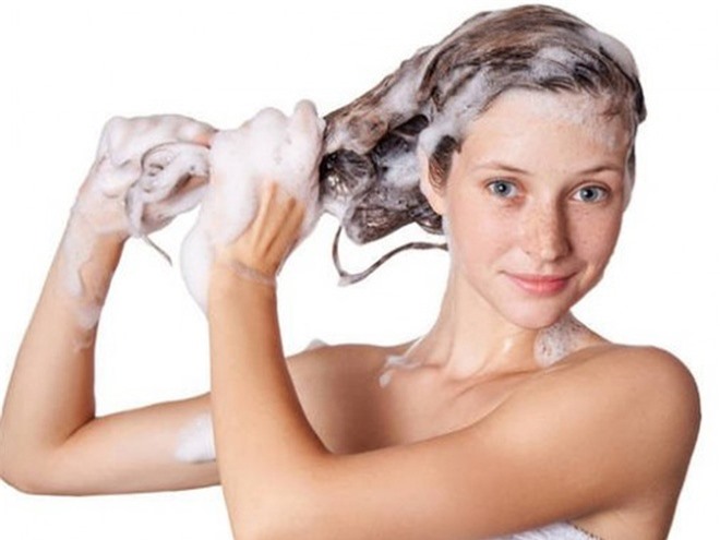 Mẹo hay giúp bạn tự phục hồi mái tóc hư tổn tại nhà