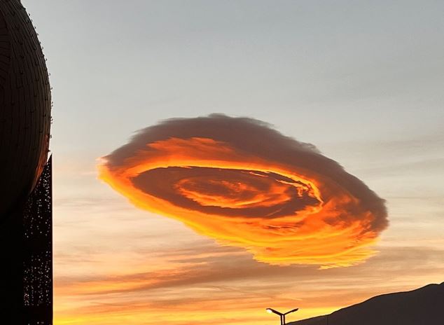 Từng xuất hiện tại Việt Nam, loại mây kỳ lạ có hình dạng như đĩa bay tiếp tục lộ diện trên bầu trời Thổ Nhĩ Kỳ