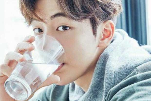 Buổi sáng ngủ dậy làm 4 việc này, thận sẽ vô cùng 'biết ơn' bạn