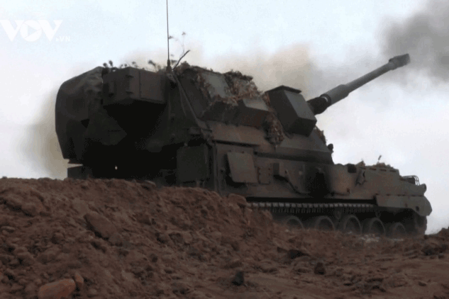 Quân đội Ukraine khai hỏa lựu pháo Krab của Ba Lan ở Donetsk