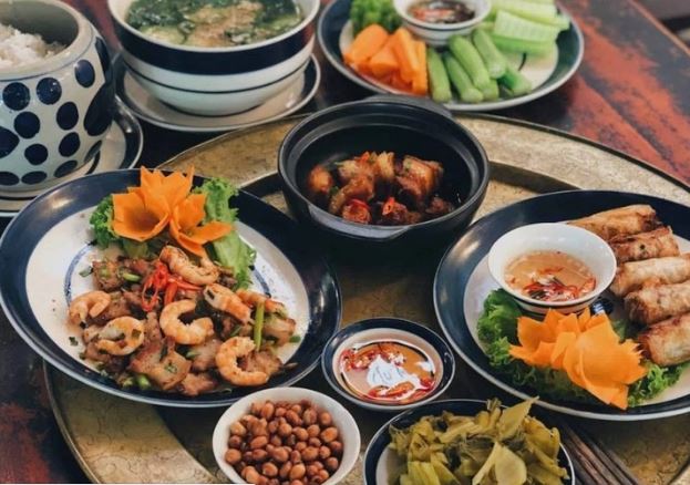 5 thói quen khi ăn tối làm bạn nhanh già và xấu, lễ Tết hay mắc phải