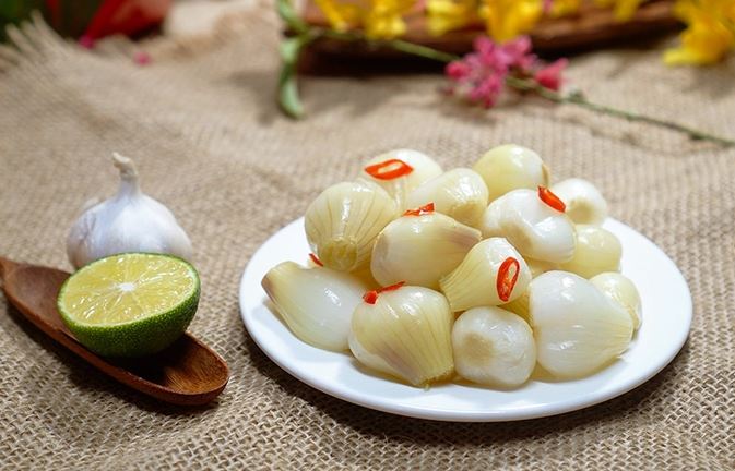 4 nhóm người chống chỉ định với dưa hành ngày Tết