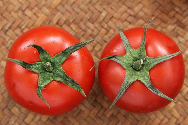 Mua cà chua đừng nắn bóp, nhớ 5 điều này để chọn được quả ngon, chín tự nhiên, không ủ thuốc