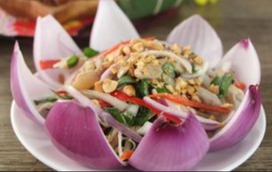 Gà luộc ngày Tết còn dư mang ra làm 4 món này đảm bảo giải quyết cực nhanh gọn!