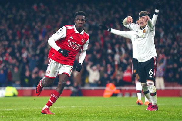 Cơ hội vô địch Premier League của M.U tụt giảm không ngờ