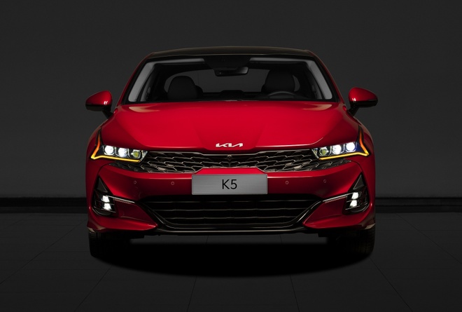 Sedan cỡ D trở lại, tăng trưởng mạnh mẽ trong năm 2022