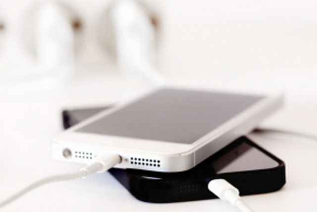 8 kiểu sạc pin khiến điện thoại nhanh hỏng, sớm vứt sọt rác, nên bỏ ngay