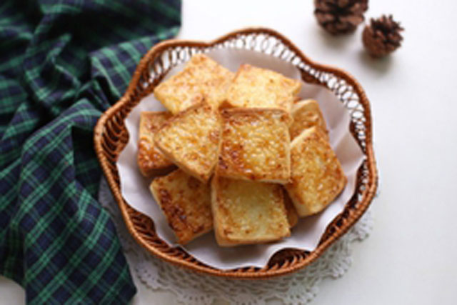 Tạm gác bánh chưng lại, bữa sáng đổi món với bánh mì nướng thơm giòn đảm bảo ai cũng khen ngon!