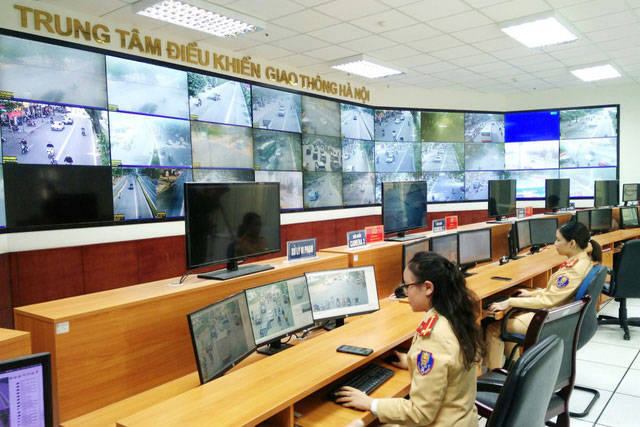 Cảnh sát giao thông huy động 100% quân số đón người dân