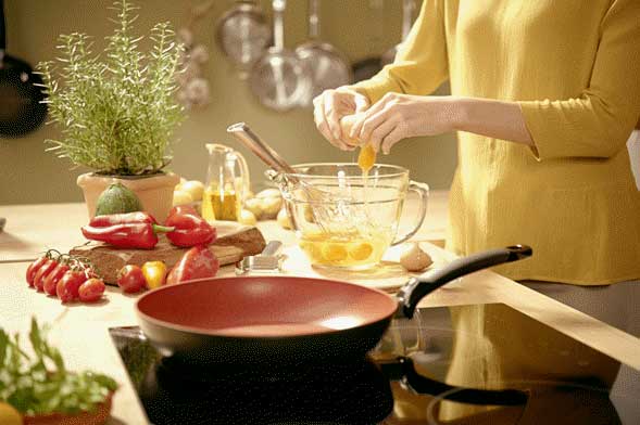 5 sai lầm khi dùng chảo chống dính mà các bà nội trợ hay mắc khiến ung thư "ghé thăm" cả nhà