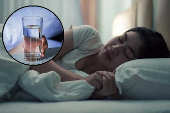 2 thứ để cạnh giường khi ngủ tốt hơn thuốc bổ, 4 vật để cạnh giường độc hại hơn thạch tín