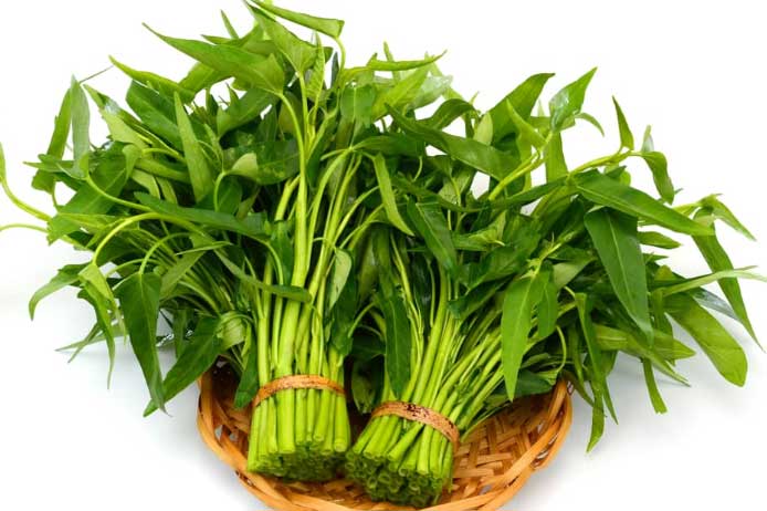 Những người chớ ăn rau muống kẻo rước thêm bệnh, đi viện tức thì
