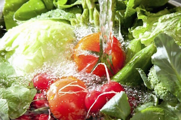 5 cách đơn giản, nhanh chóng nhất để loại bỏ thuốc trừ sâu trên hoa quả