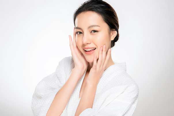 3 dấu hiệu trên khuôn mặt chứng tỏ người phụ nữ khỏe mạnh, trẻ đẹp từ bên trong ra bên ngoài