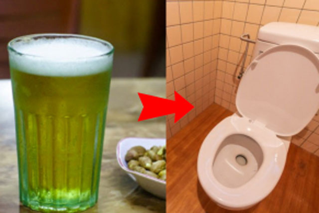 Đổ lon bia uống dở vào nhà vệ sinh: Ai cũng tưởng lãng phí nhưng hiệu quả bất ngờ, nhiều người xuýt xoa