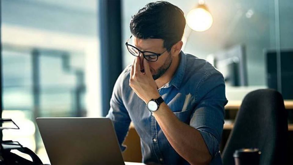 Những căn bệnh mà người thường xuyên thức khuya có thể mắc phải