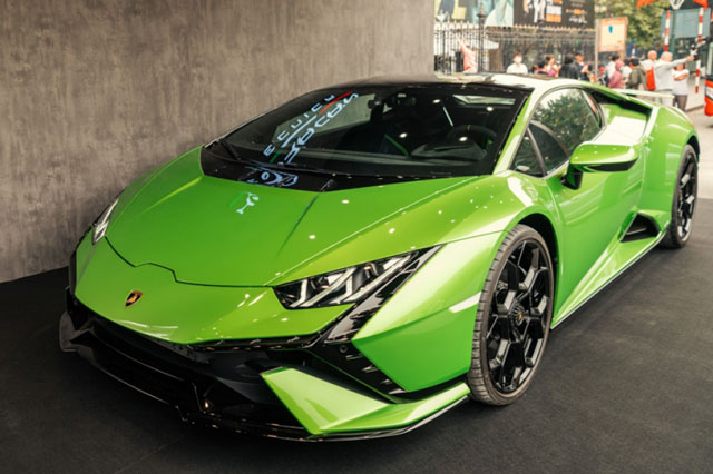 Cận cảnh siêu xe Lamborghini Huracan Tecnica giá từ 18,999 tỷ đồng tại Hà Nội