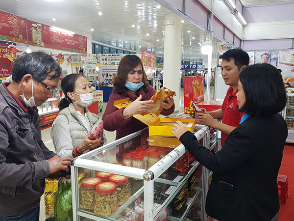 Lượng hàng hóa dồi dào cùng với hoạt động bình ổn giá đã có tác động tích cực đến thị trường TP Đà Nẵng dịp Tết Nguyên đán Quý Mão 2023