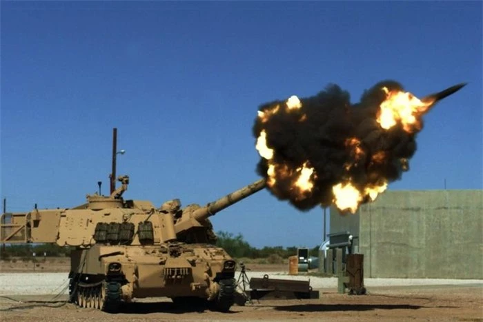 M109A6 chỉ mất 1 phút để khai hỏa kể từ khi nhận lệnh, ngoài ra pháo tự hành này có thể 