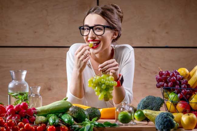 Ai cũng nghĩ 'Ăn trái cây trước bữa cơm mới tốt, ăn sau bữa cơm gây hại', bác sĩ nói: Tất cả nhầm rồi