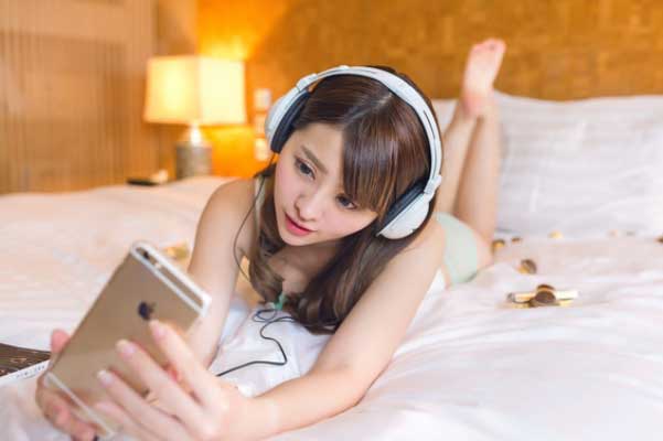 3 đồ vật đặt cạnh giường gây hại sức khỏe, làm tăng nguy cơ ung thư